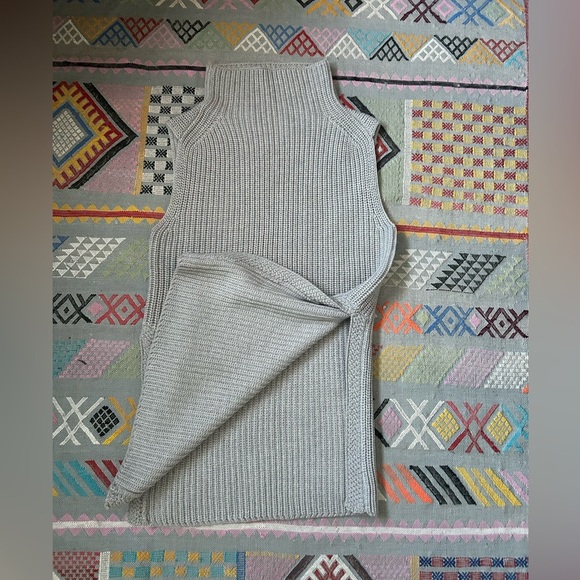Wilfred side slit merino sweater vest - Medium - Picture 2 of 5